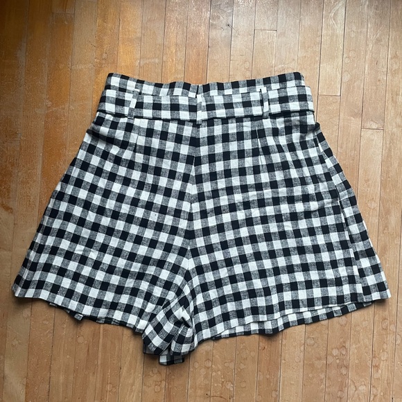 NWOT black & white Zara shorts - Picture 2 of 6